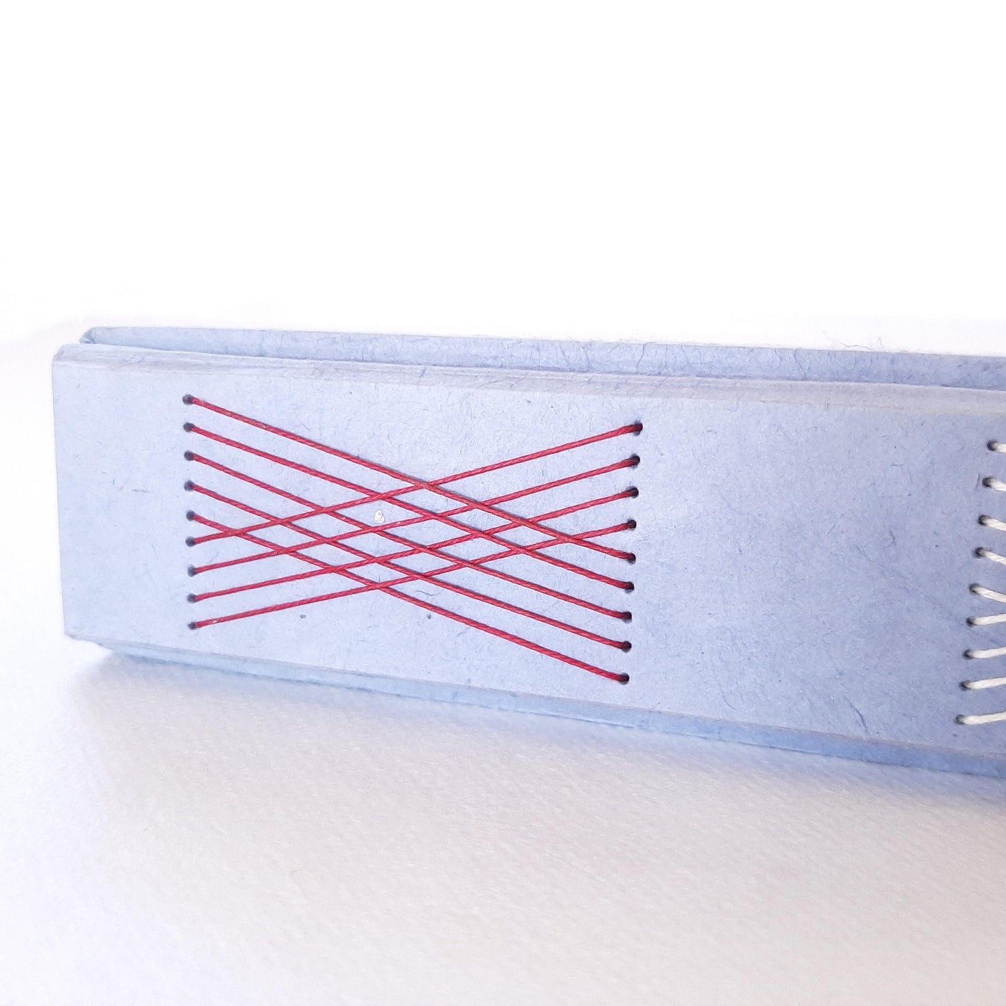 Mini album in stile Giapponese con fiori di ciliegio in rosso e pervinca