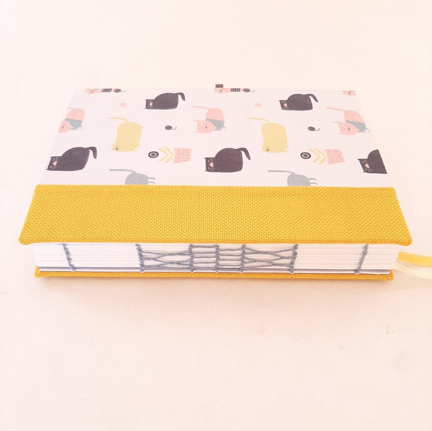 Taccuino A5 con pagine puntinate e copertine in tessuto con gatti