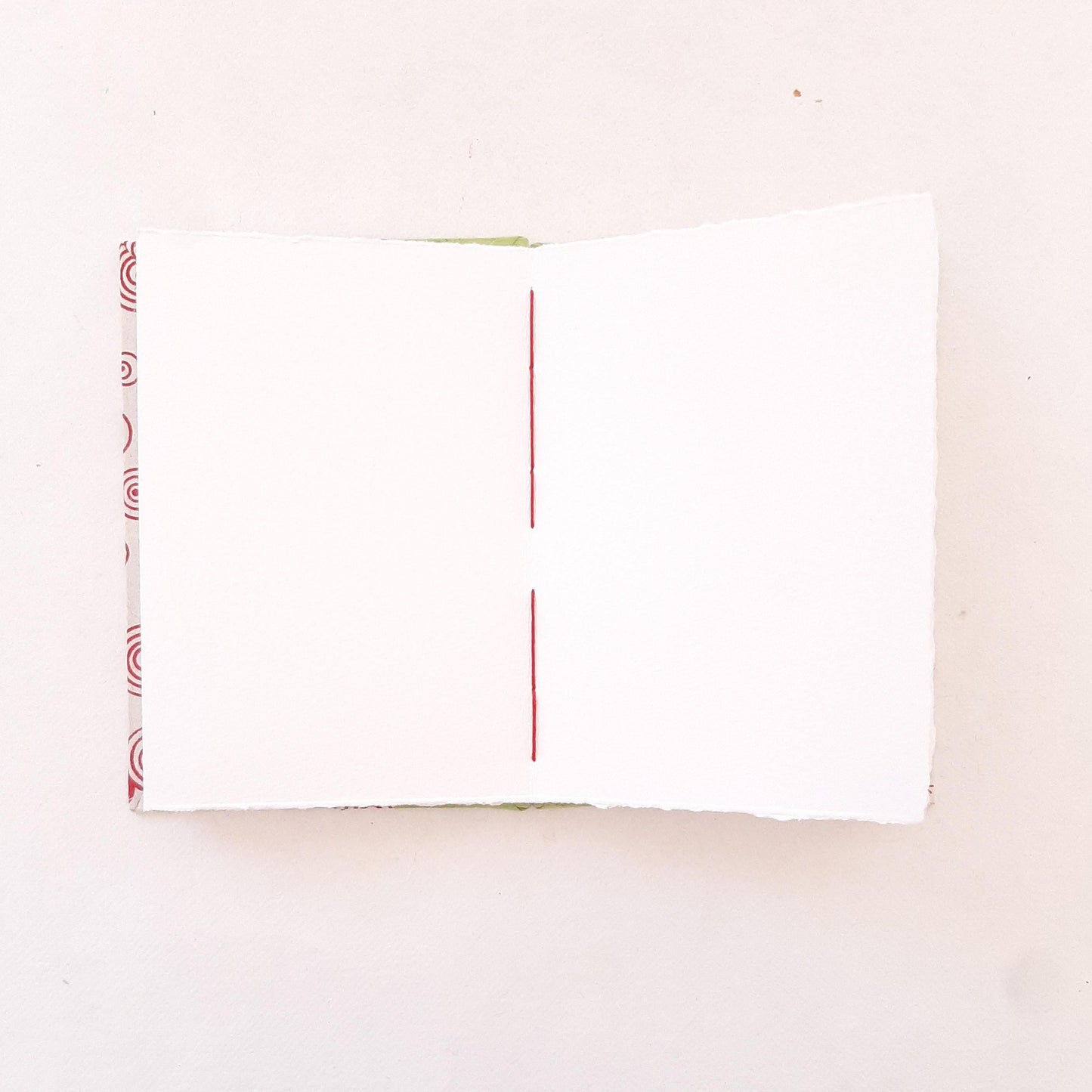 Quaderno tascabile per acquerello con spirali in rosso e verde pera
