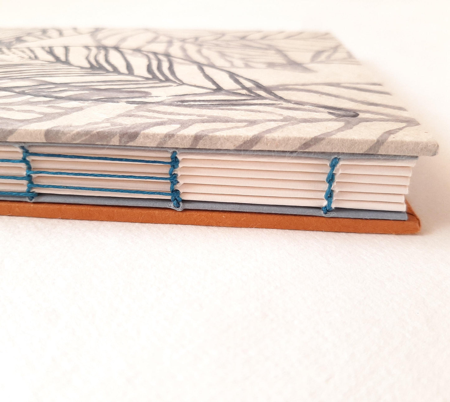 Taccuino per artista con stampa botanica di foglie in blu e ruggine