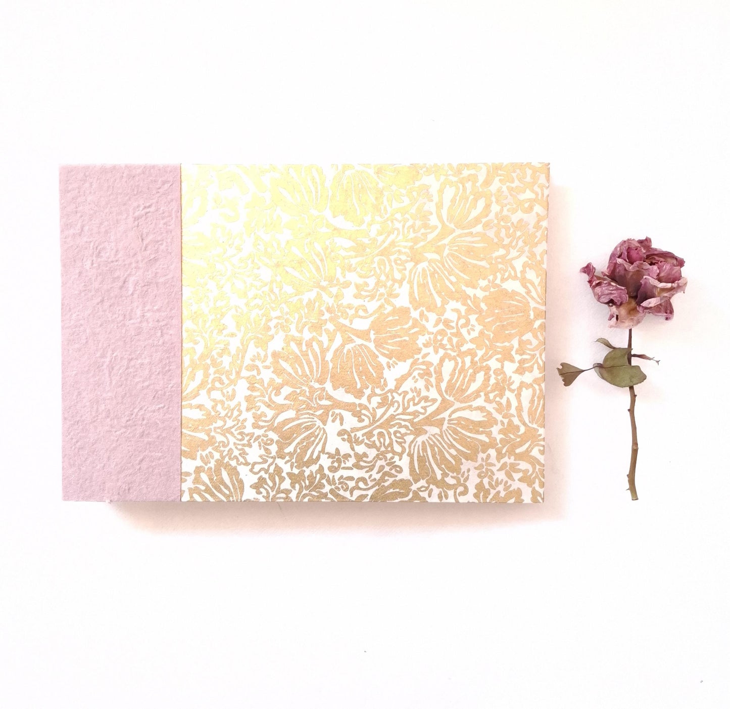 Diario grande per acquerello con fantasia floreale in oro e malva