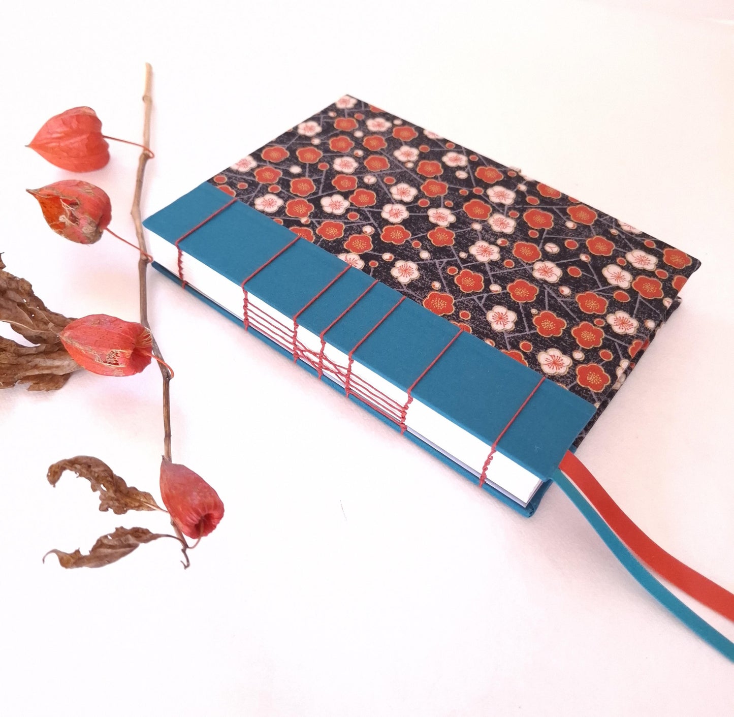 Diario A5 con pagine puntinate e tessuto Giapponese con fiori di ciliegio