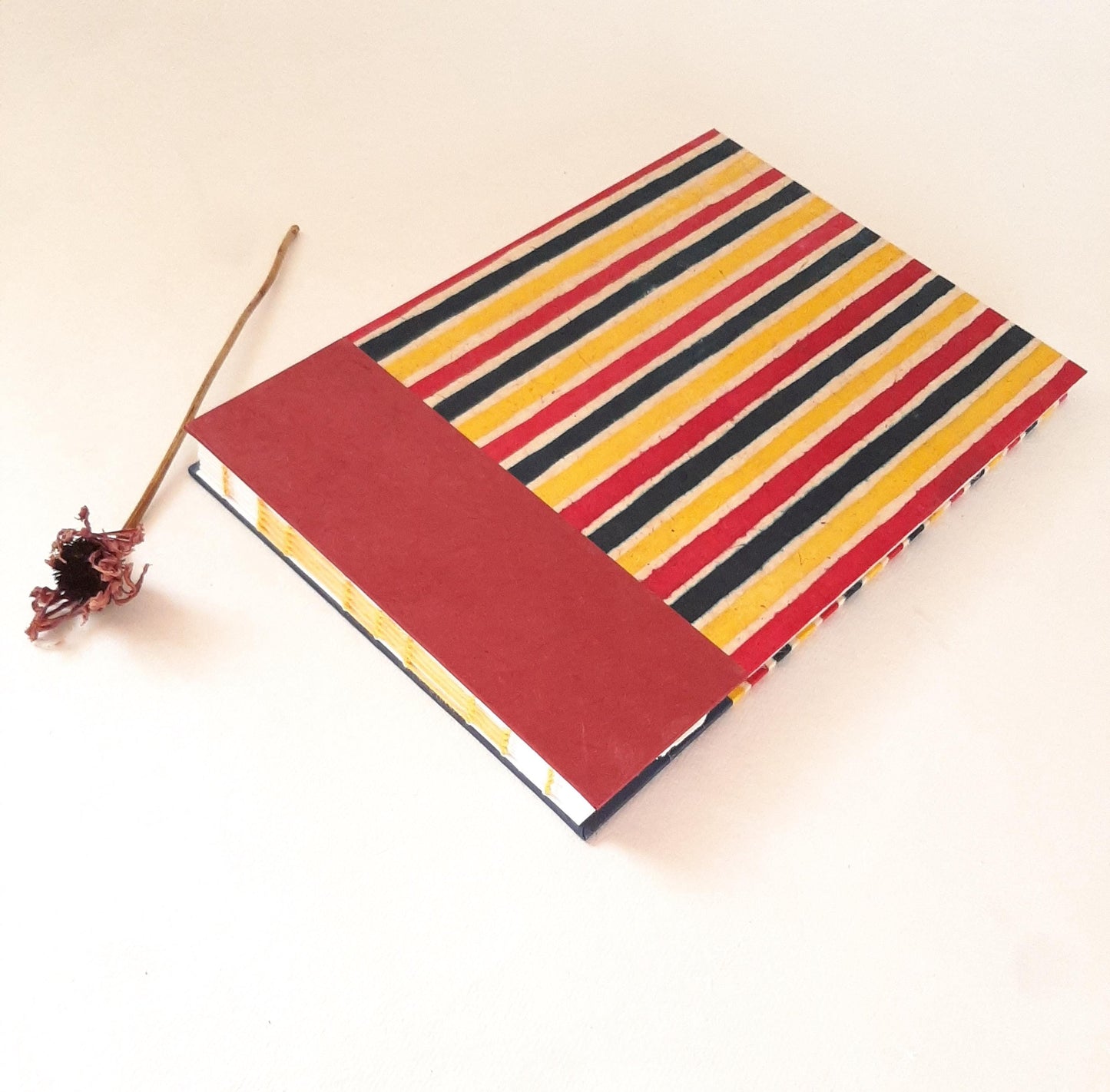 Taccuino grande per acquerello con righe batik multicolore