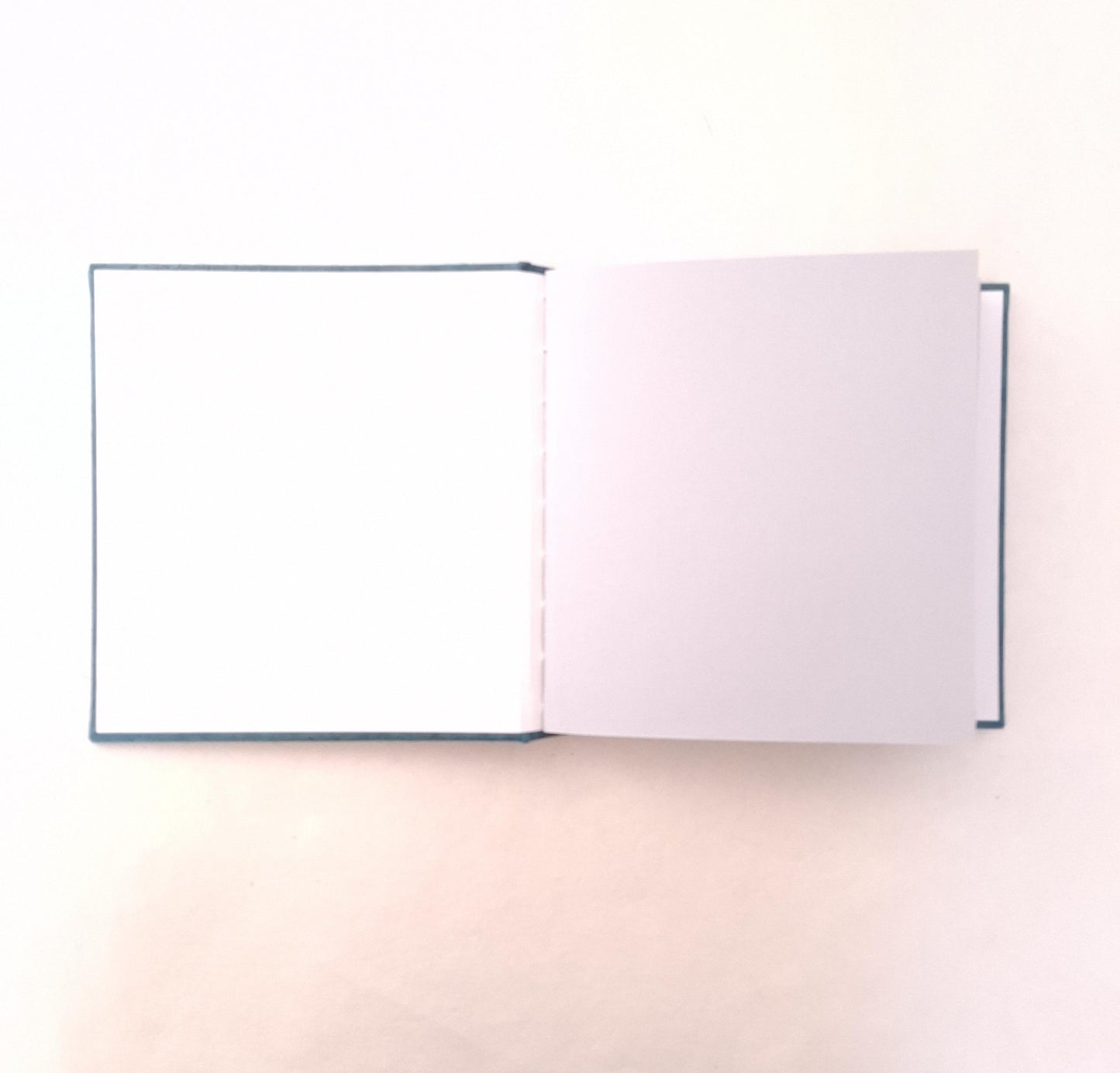 Mini album fotografico con acquarello originale di Papavero in blu, oro e rosso