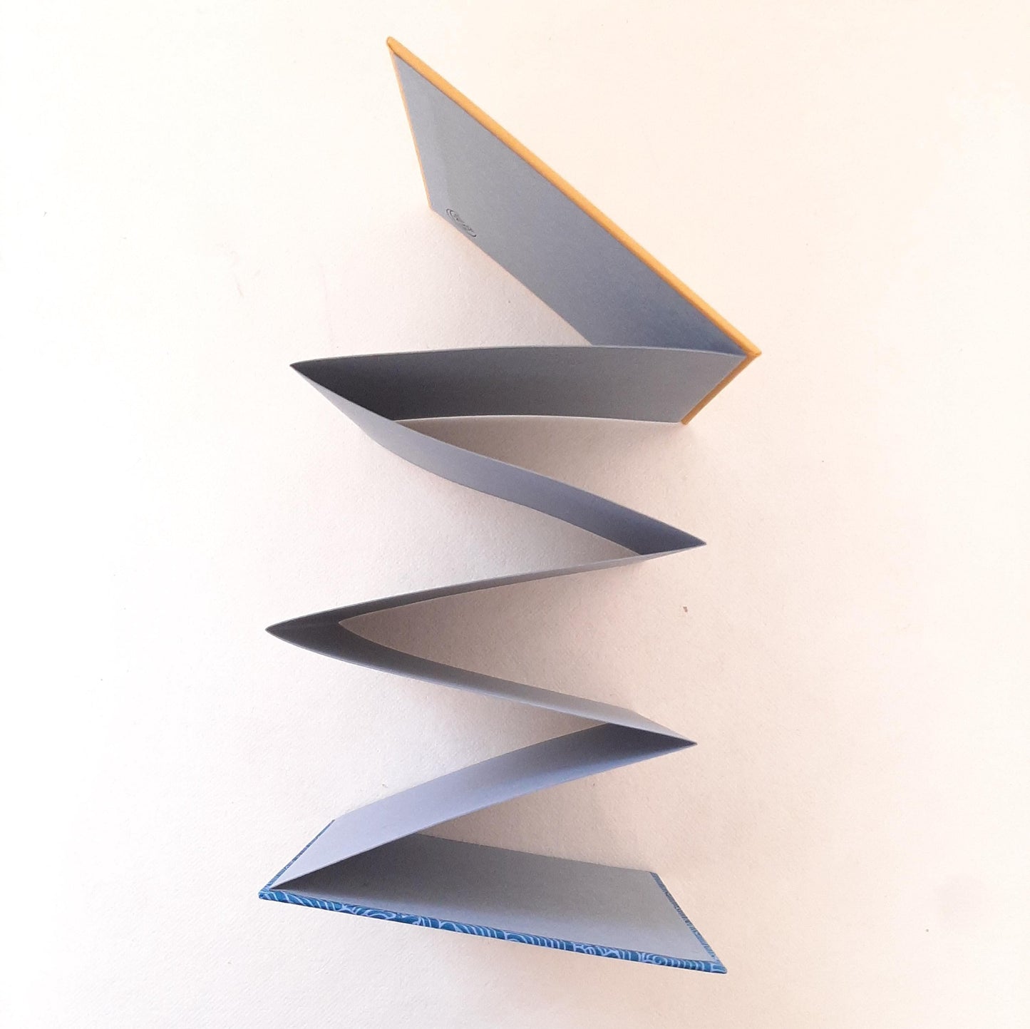 Mini album quadrato a Leporello con stampa Giapponese di onde