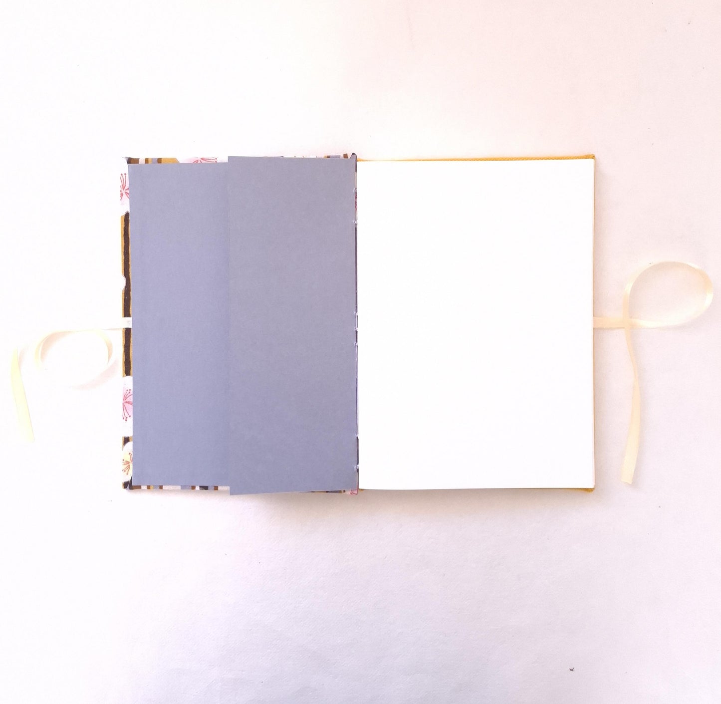 Diario A5 con pagine avorio e copertine in tessuto floreale Giapponese