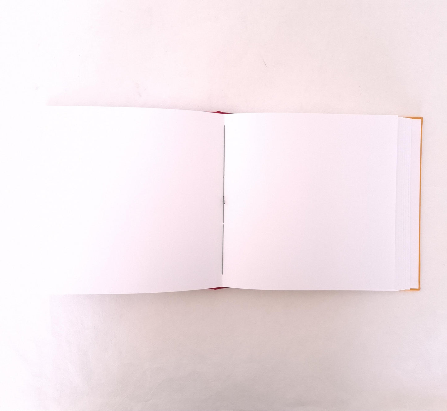 Album fotografico quadrato con acquerello originale di foglie