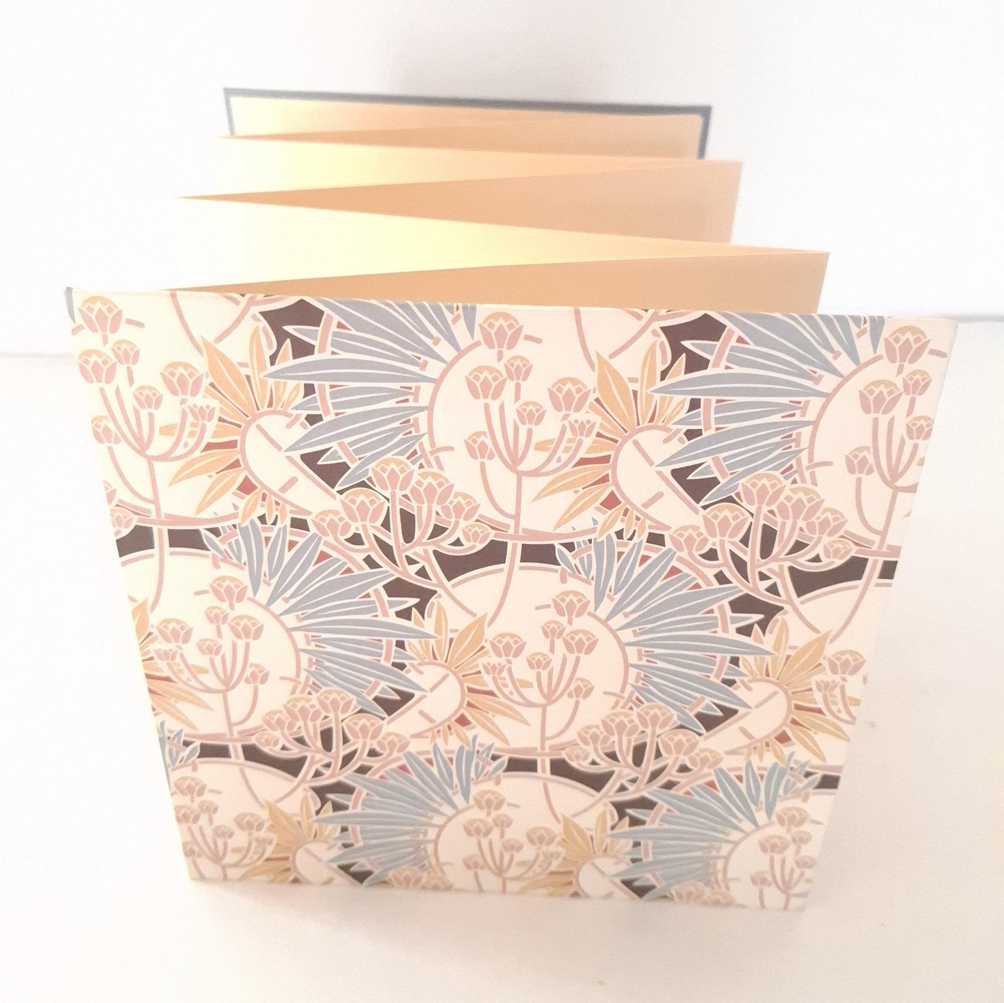 Leporello quadrato per foto 10x15 con fiori in stile Art Nouveau