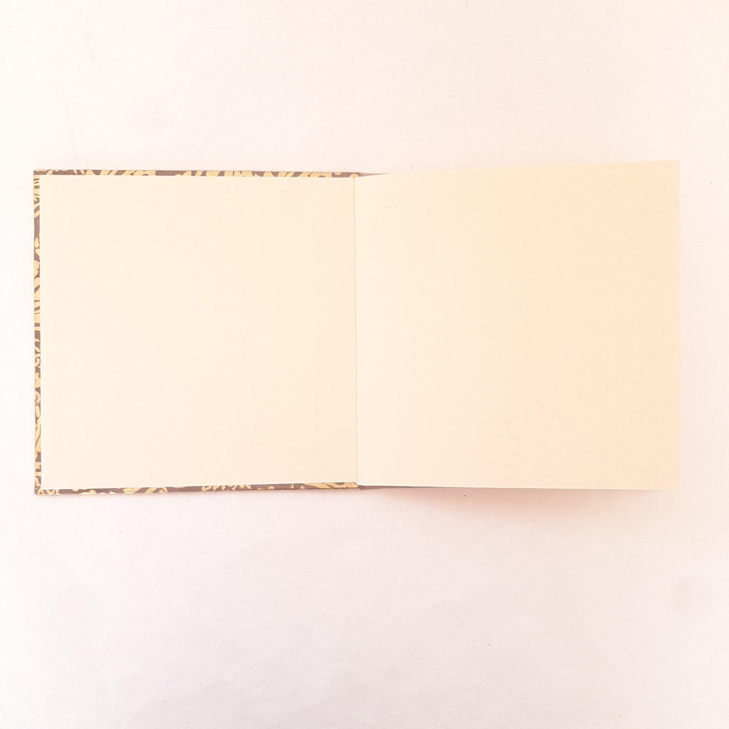 Album Leporello quadrato con fiori vintage in oro e malva