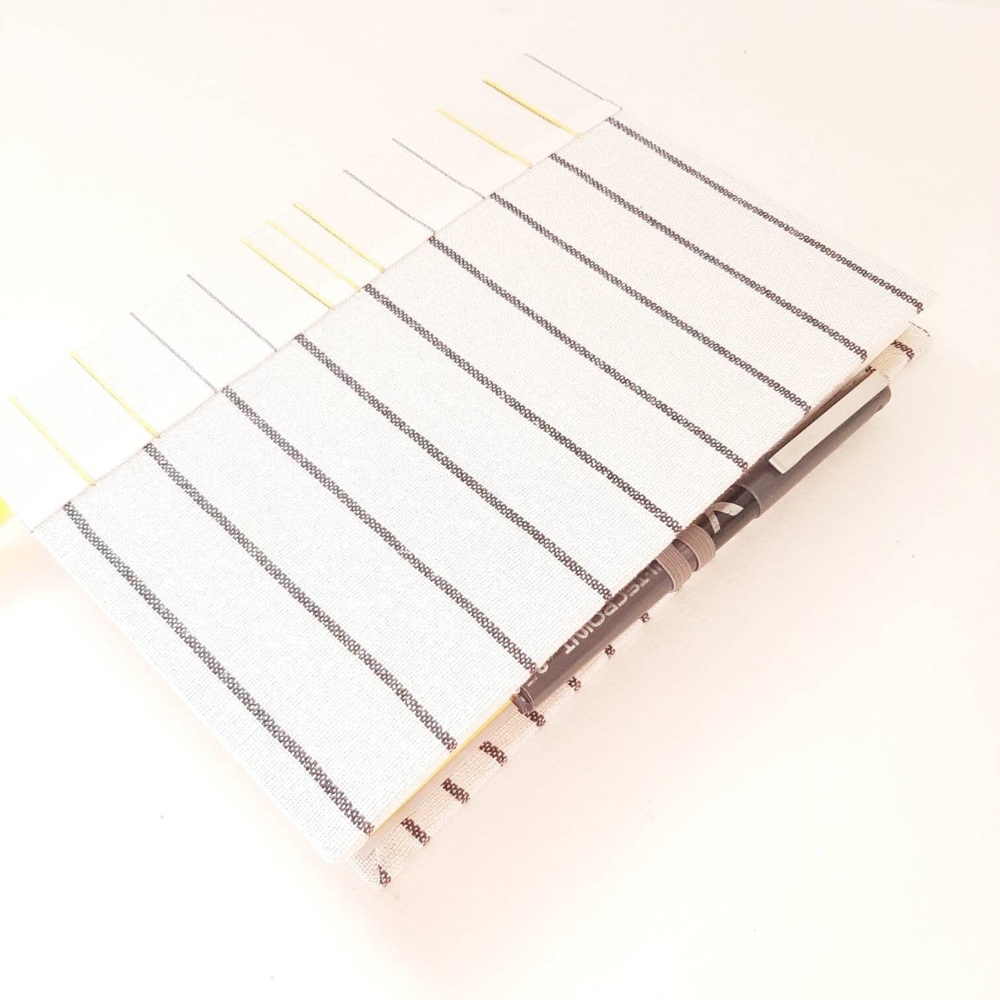 Diario A5 con pagine puntinate e tessuto geometrico nordico