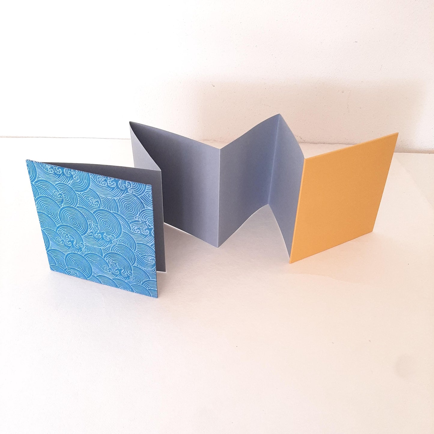 Mini album quadrato a Leporello con stampa Giapponese di onde