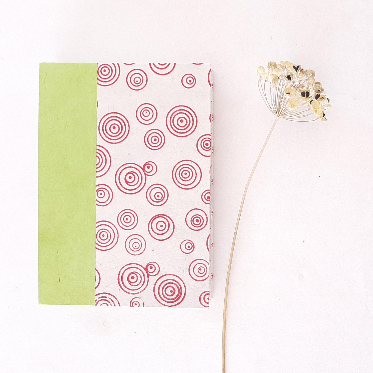 Quaderno tascabile per acquerello con spirali in rosso e verde pera
