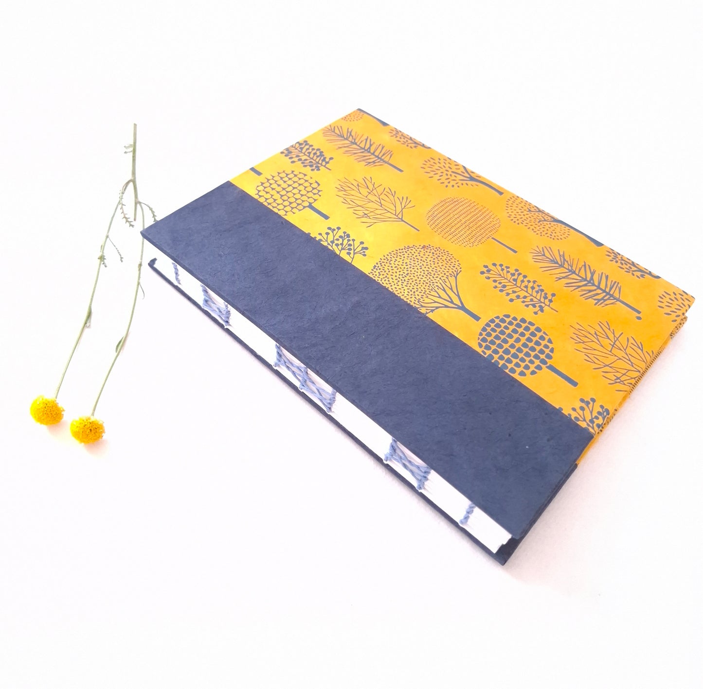 Carnet per acquerello con alberi in miele e blu