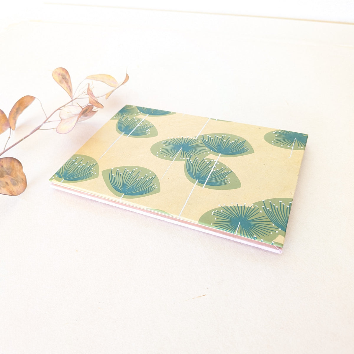 Album a fisarmonica rettangolare con fiori in verde e rosa