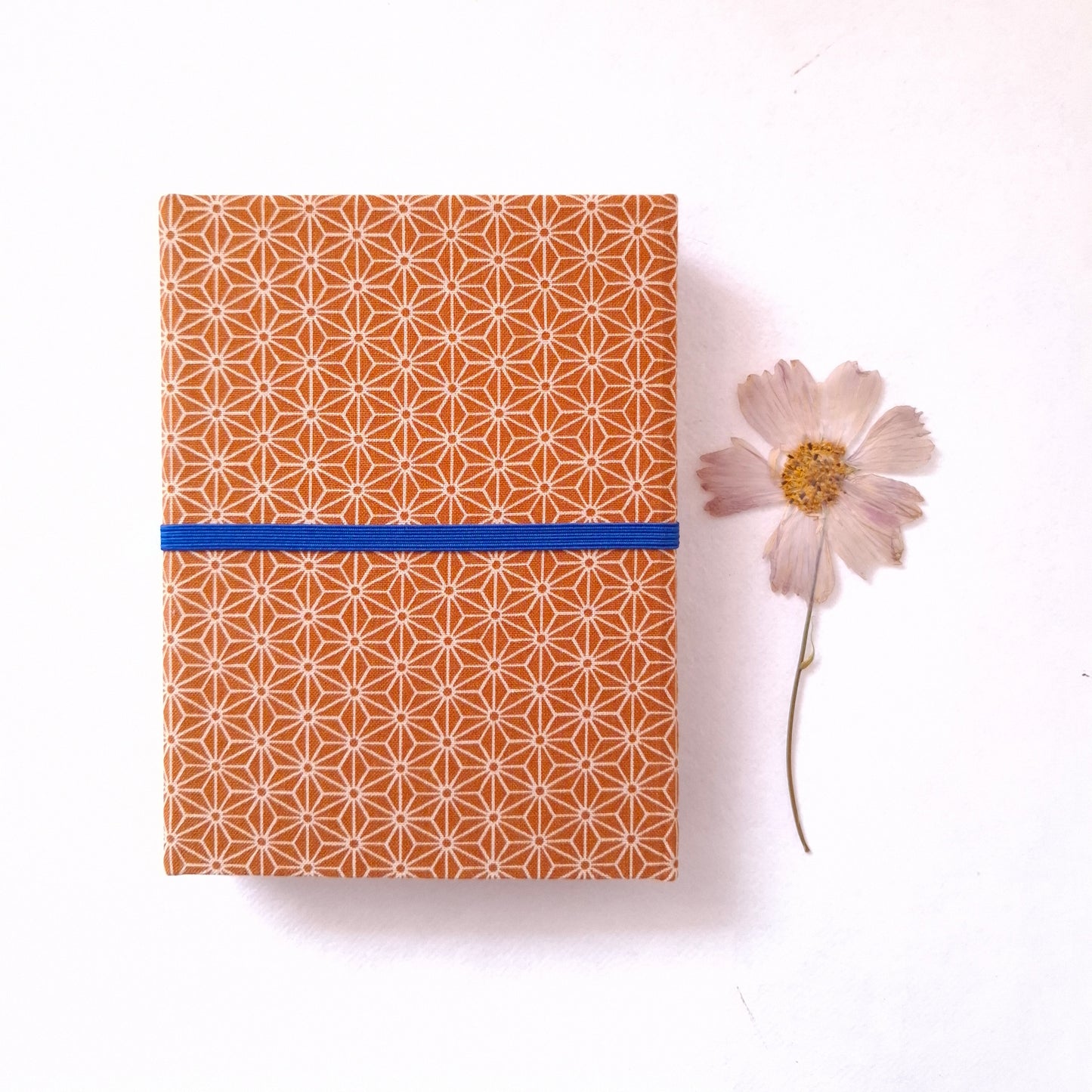 Diario di Viaggio in tessuto Giapponese con stelle Asanoha in beige e curry