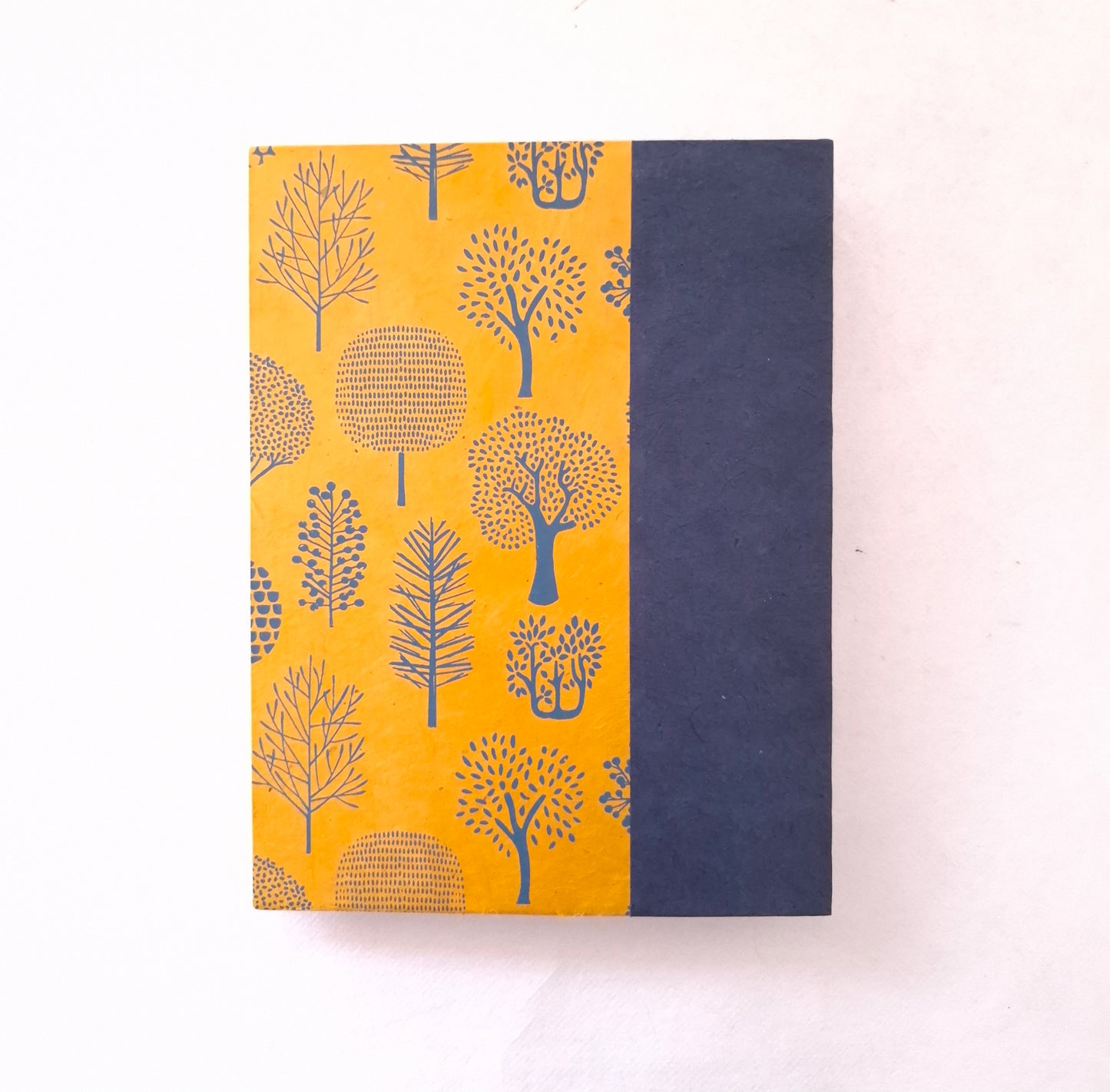 Carnet per acquerello con alberi in miele e blu