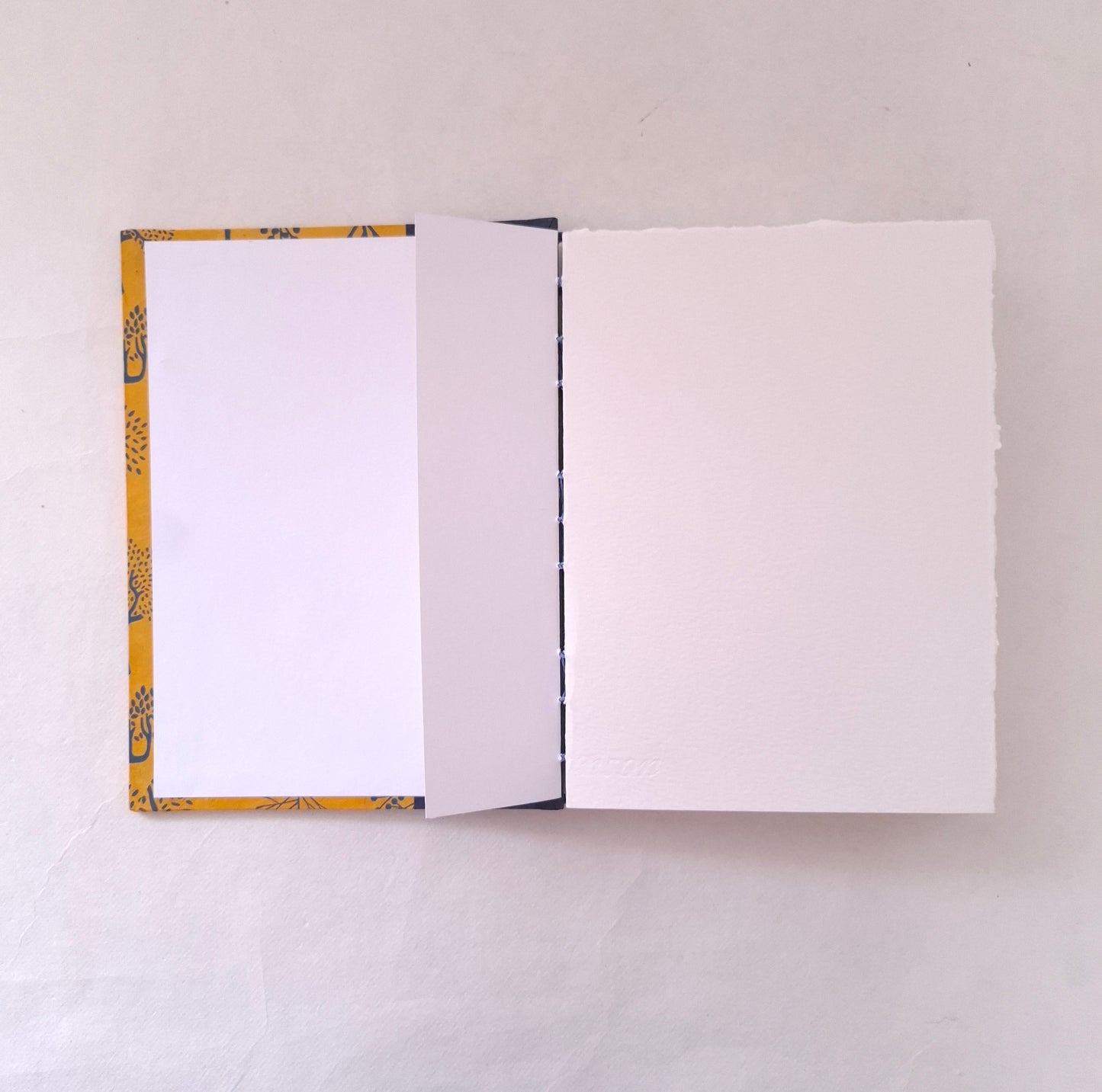 Carnet per acquerello con alberi in miele e blu