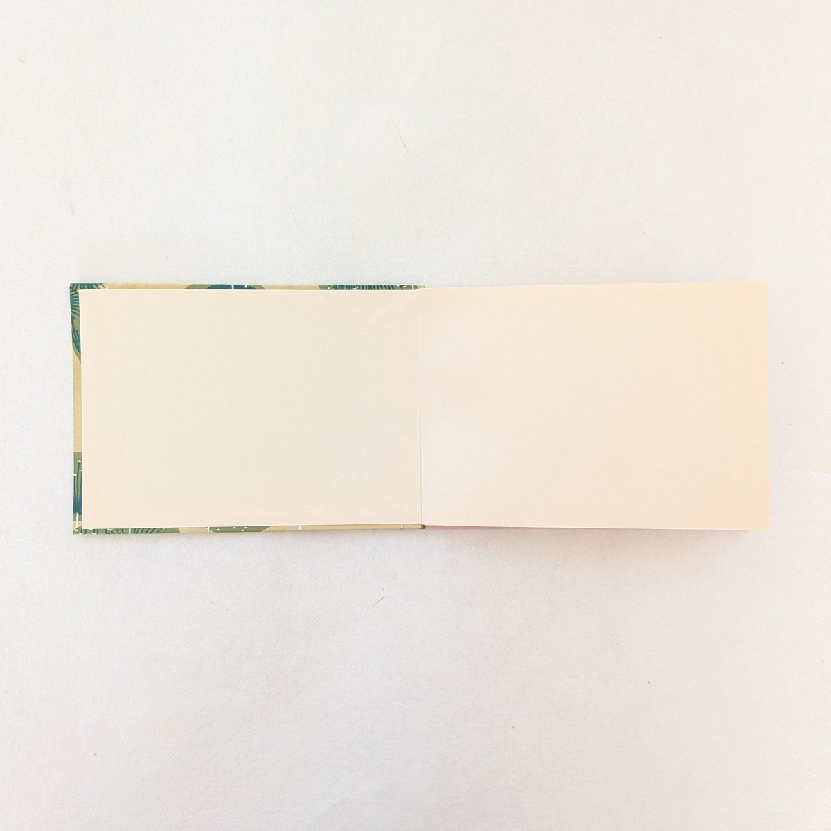 Album a fisarmonica rettangolare con fiori in verde e rosa