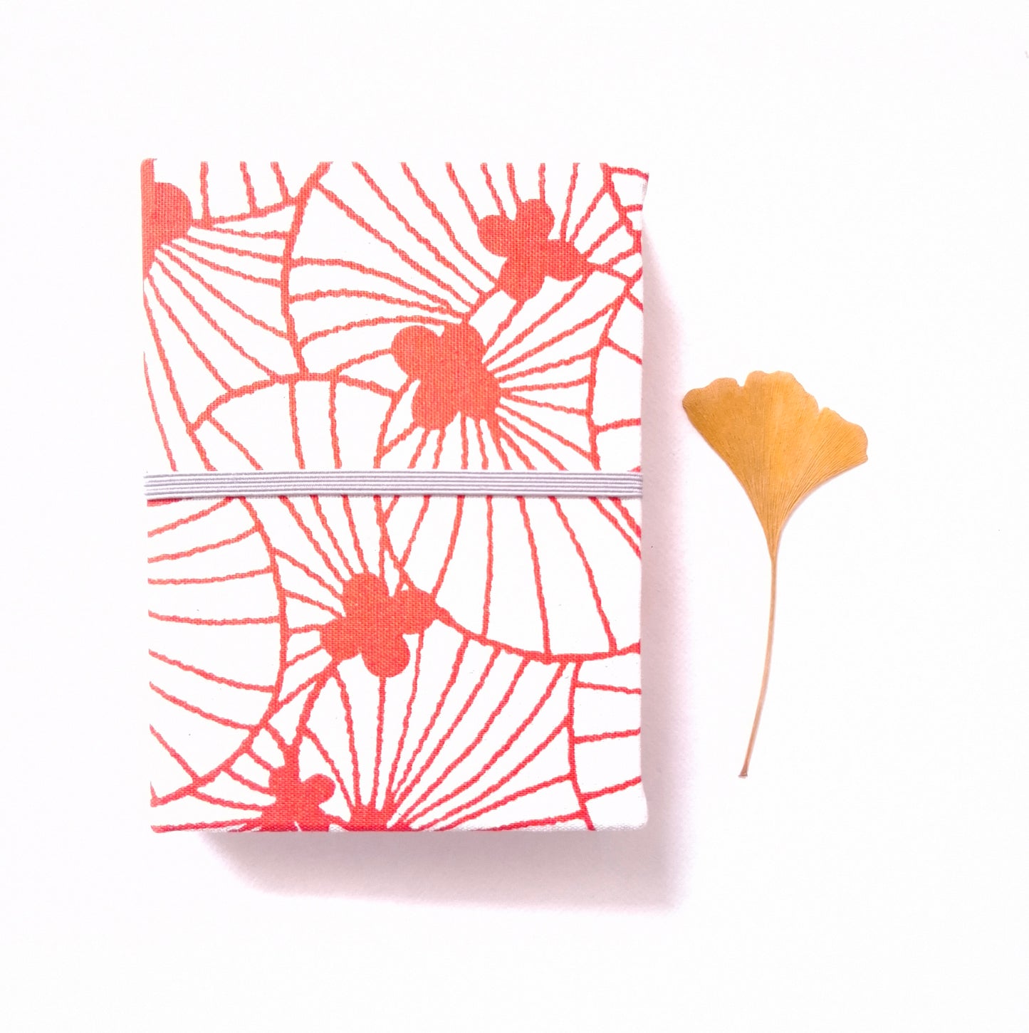 Diario di Viaggio in tessuto floreale Giapponese in rosso, bianco e miele