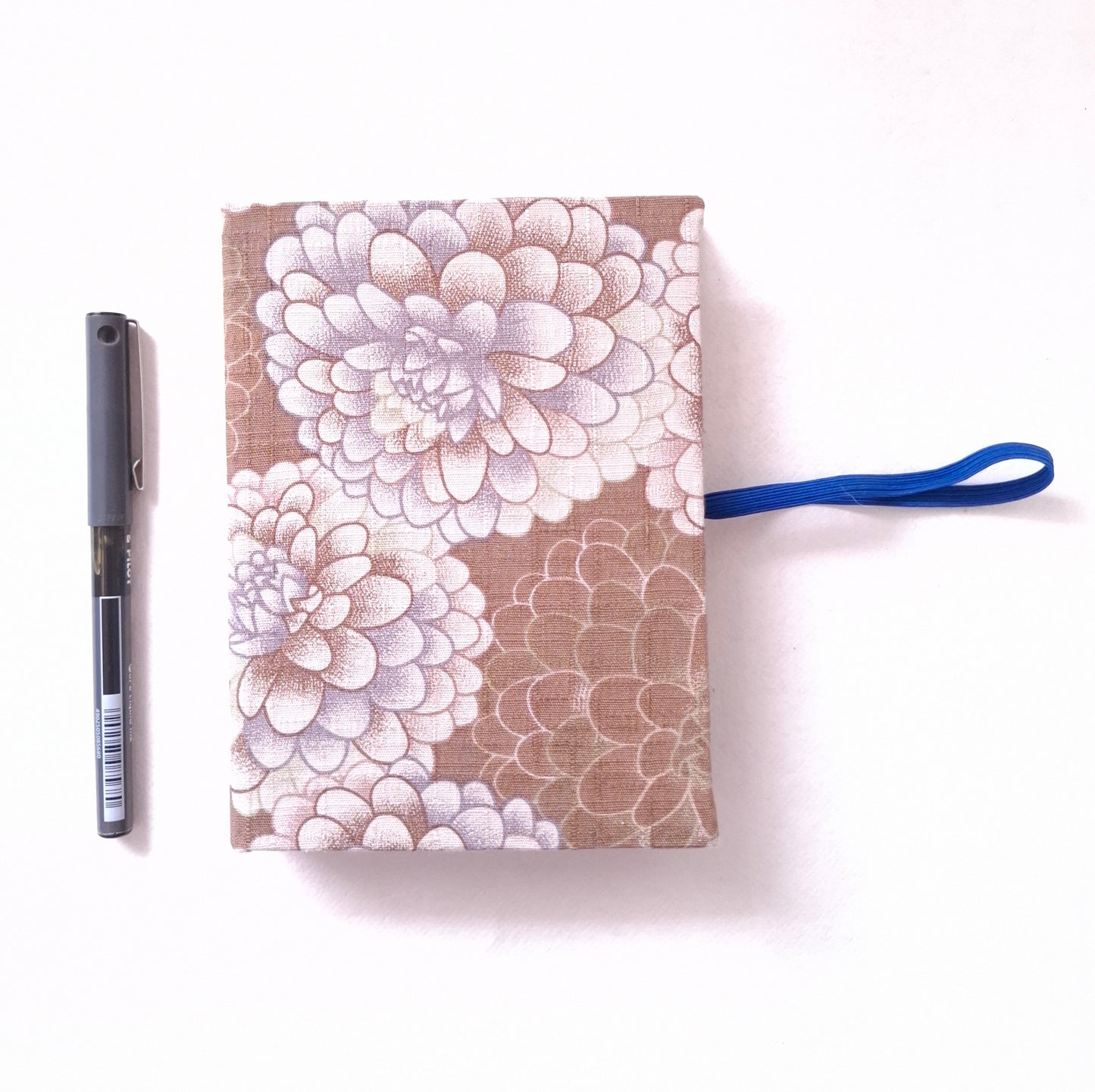 Diario di Viaggio in tessuto floreale Giapponese con Crisantemi in malva e beige