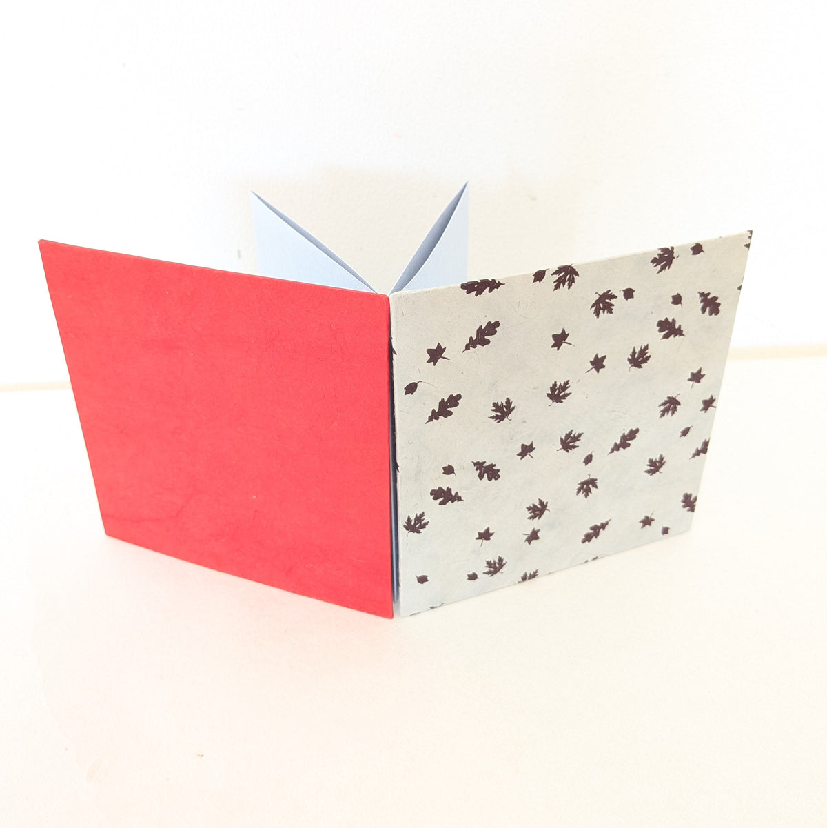 Mini album quadrato a Leporello con foglie in carta da zucchero