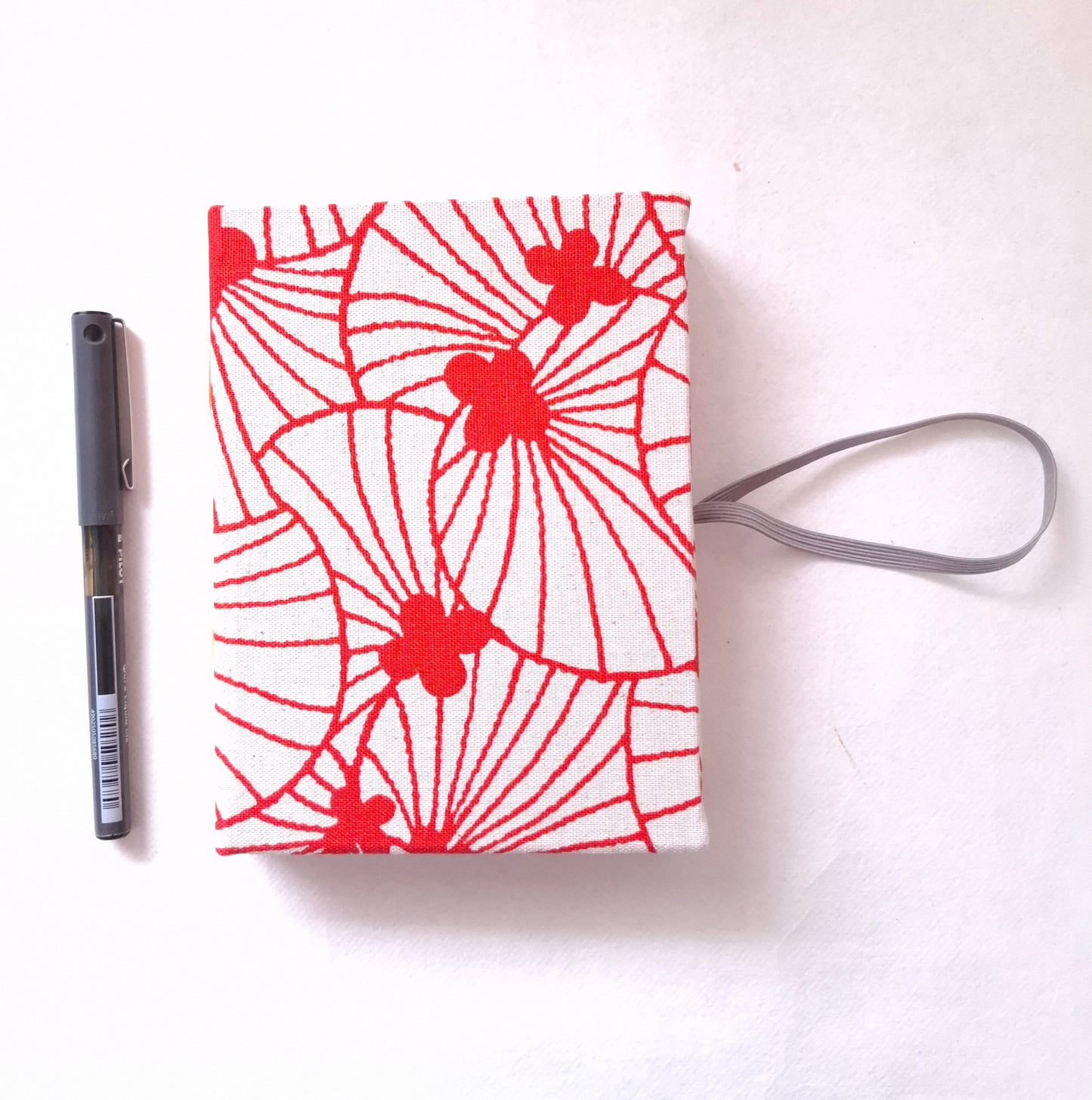 Diario di Viaggio in tessuto floreale Giapponese in rosso, bianco e miele