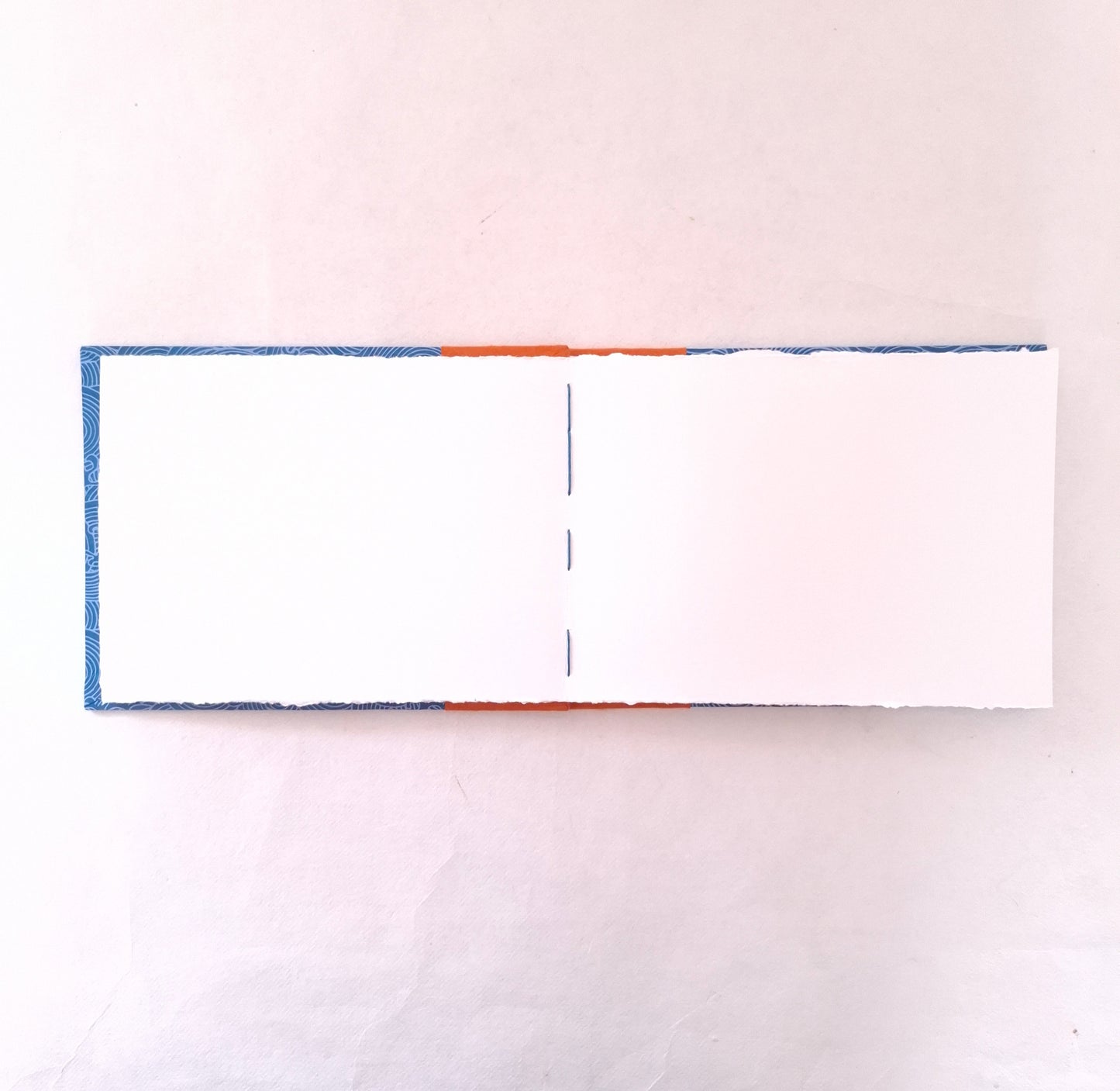 Taccuino per acquerello con onde giapponesi in arancione e blu